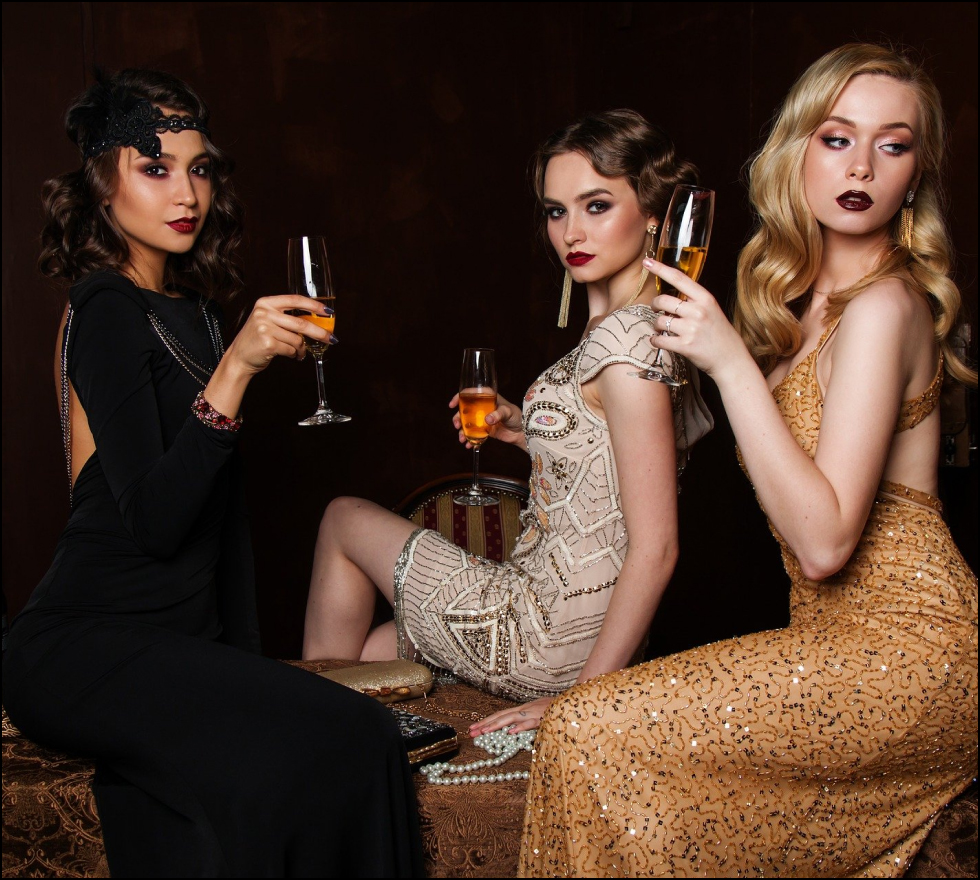 frauen auf party